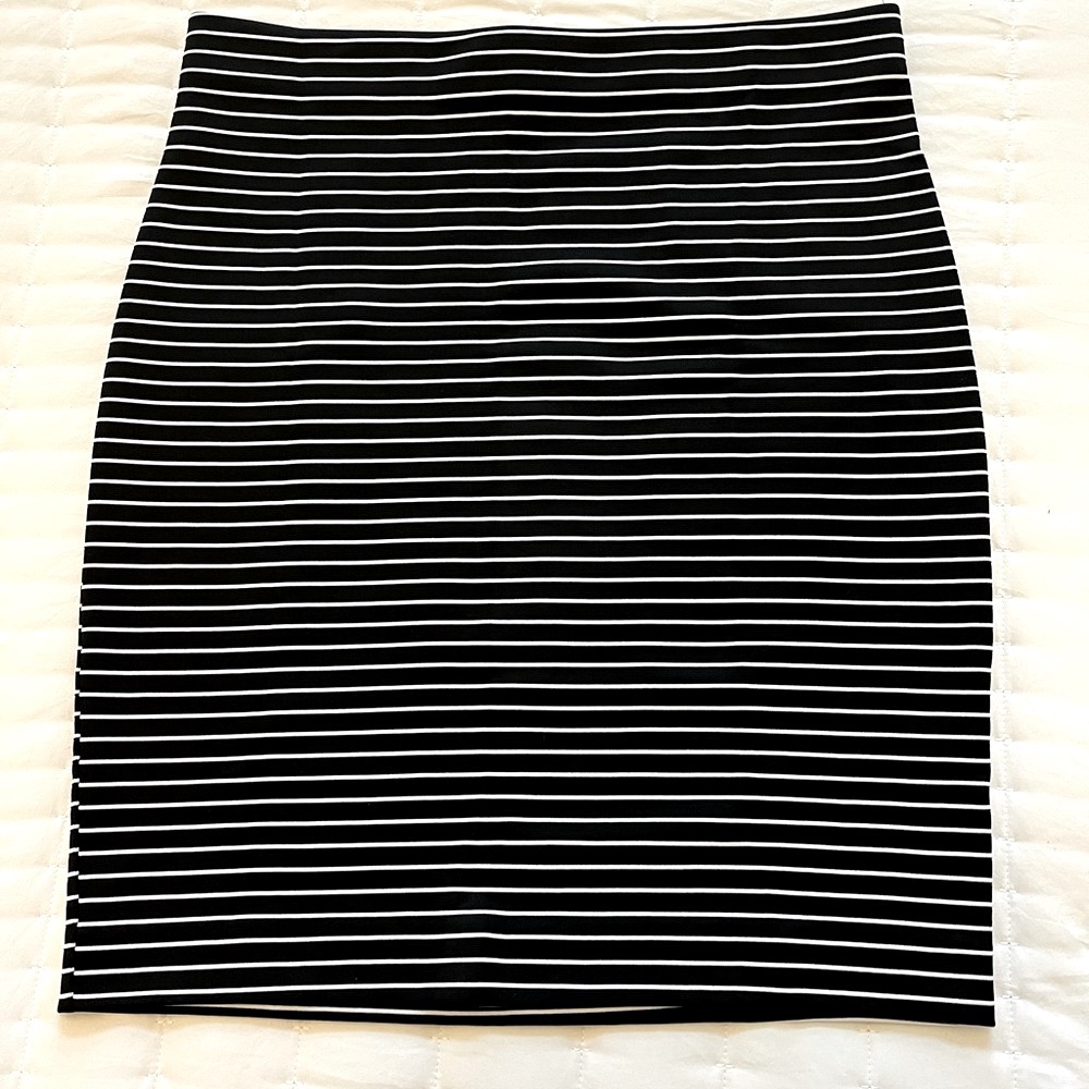 🖤Melanie Lyne Classic Black and White Striped Skirt